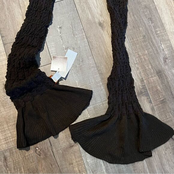 Echo neck scarf  - Picture 2 of 4